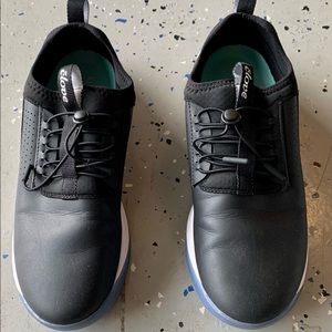 Cloves size 11 women’s 9.5 men’s unisex.